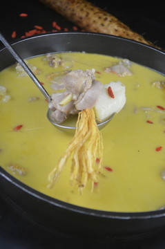 養(yǎng)生土雞湯