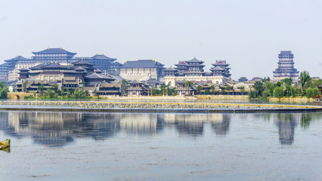 銅官窯古鎮(zhèn)湖畔風景