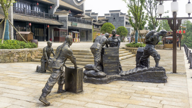 銅官窯古鎮(zhèn)湖畔雕塑