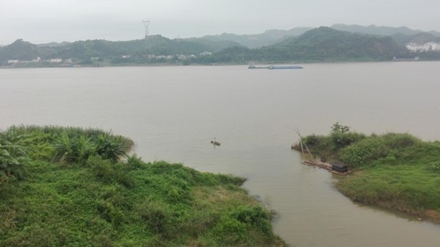 江邊風(fēng)景
