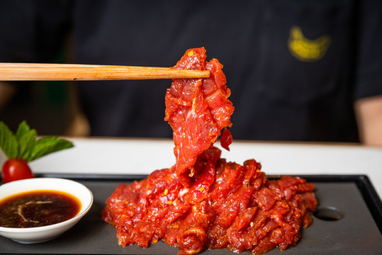 日式生拌牛肉
