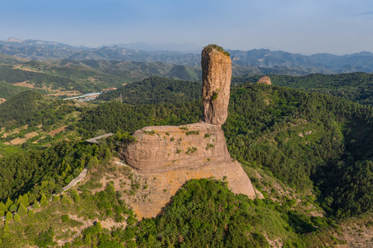 河北承德棒槌山