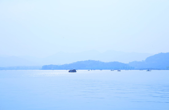 煙雨西湖