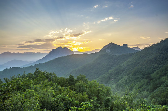 秦皇島綏中錐子山野長城