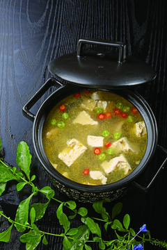 酸湯牛肉燴豆花