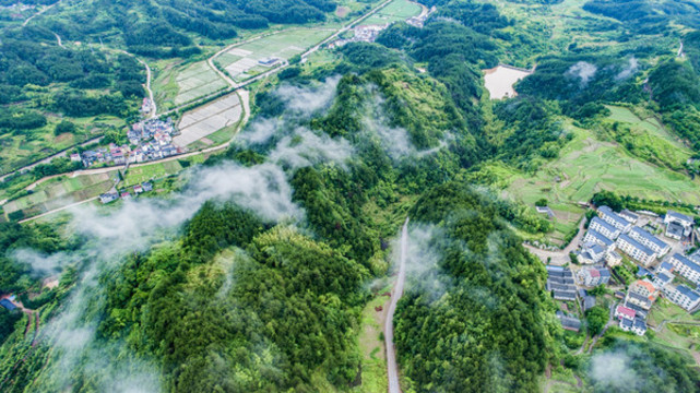 山村風(fēng)光