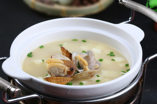 小土豆蛤肉湯