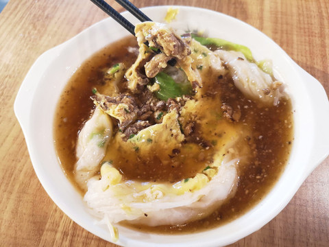 牛肉雞蛋腸粉