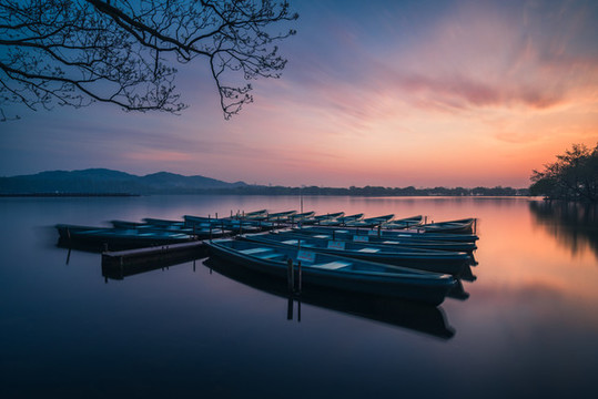 杭州西湖日出