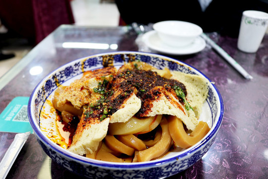 西寧小吃馬忠食府釀皮