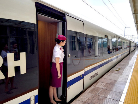 高鐵列車員