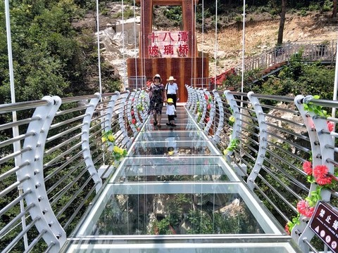 9D聲效玻璃橋