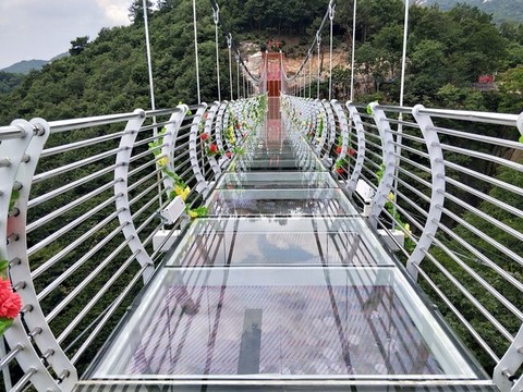 9D聲效玻璃橋