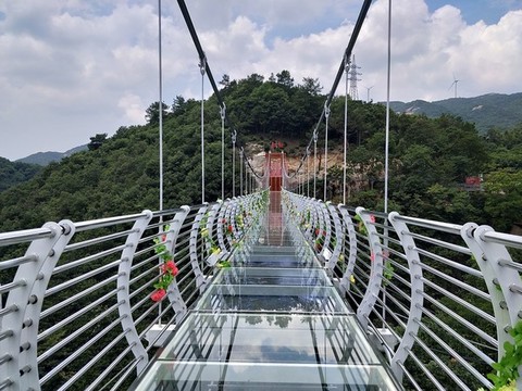 9D聲效玻璃橋