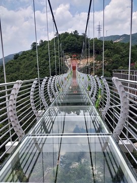 9D聲效玻璃橋