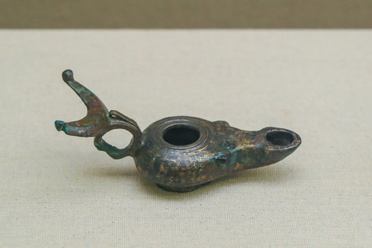 阿聯(lián)酋青銅燈