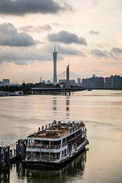 廣州海印橋和廣州塔