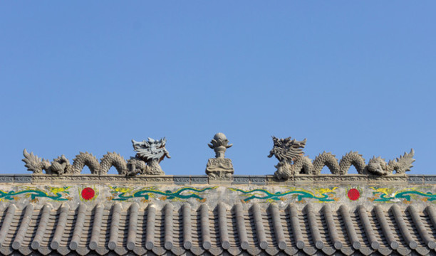 雙龍戲珠雕飾