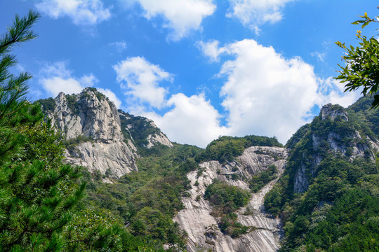 湖北天堂寨國家地質(zhì)公園夏日風(fēng)光