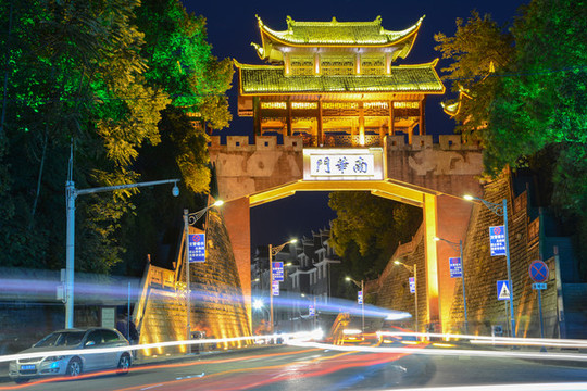 湖南湘西鳳凰古城夏日夜景風光