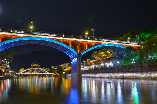 湖南湘西鳳凰古城夏日夜景風(fēng)光