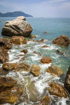 汕頭南澳島宋井風(fēng)景碧海與礁石