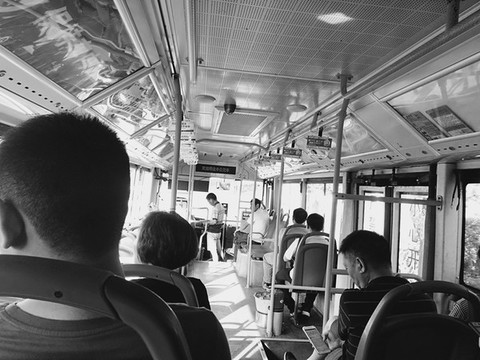 公交車上