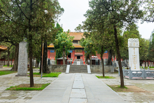 中岳廟