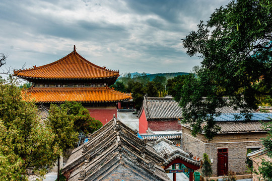 中岳廟