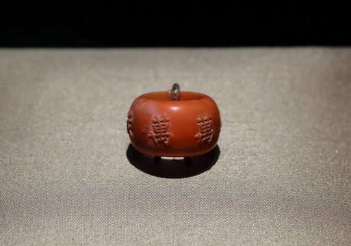 萬(wàn)字南紅戒指