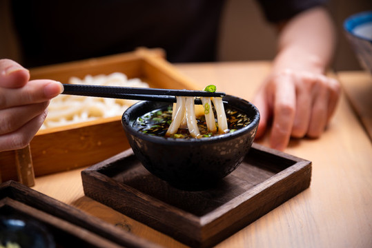 日式冷烏冬面