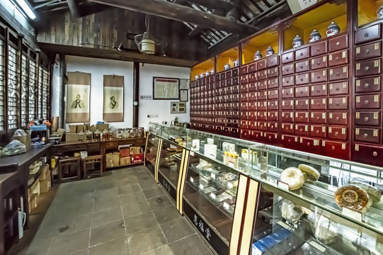 古鎮(zhèn)中藥店