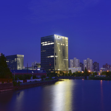 上海中建廣場(chǎng)