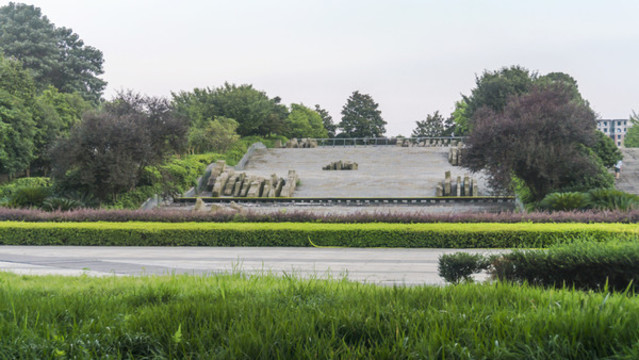 晚霞中的湘府文化公園