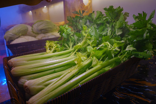 冷風柜中的芹菜