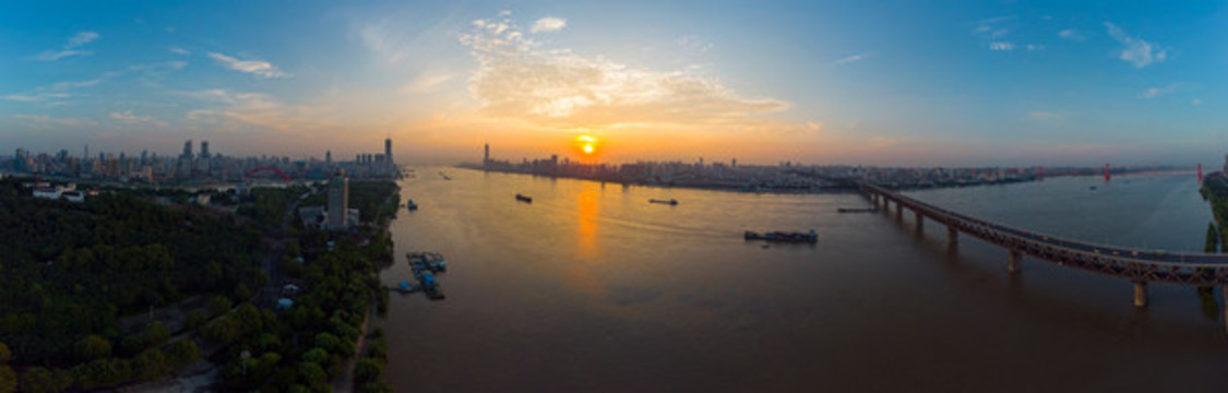 武漢夏日城市航拍日出風(fēng)光
