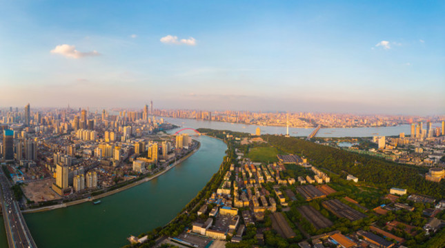 武漢夏日城市航拍傍晚和夜景風(fēng)光