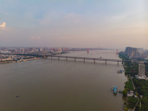 武漢夏日城市航拍傍晚和夜景風(fēng)光