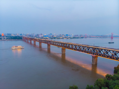 武漢夏日城市航拍傍晚和夜景風(fēng)光