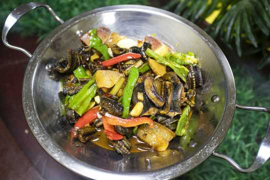 臘肉燜黃鱔