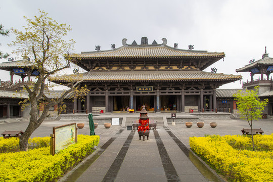 大同云岡石窟靈巖寺