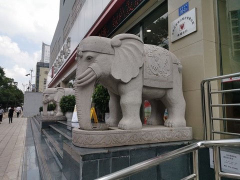 大象雕塑