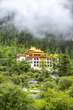 稻城亞丁沖古寺