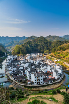 菊徑村