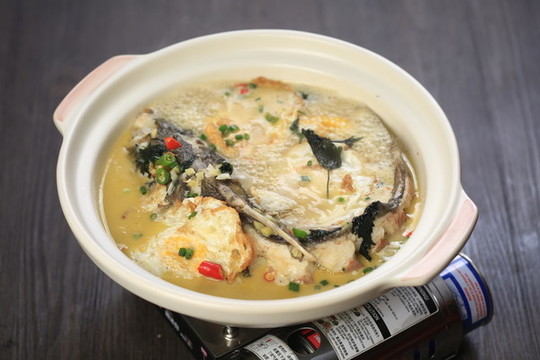 荷包蛋燉回頭魚(yú)