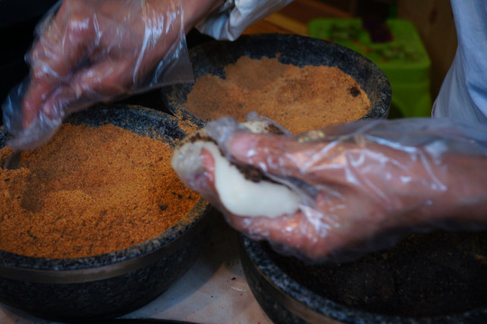 云貴川傳統(tǒng)民間美食工藝糯米粑粑