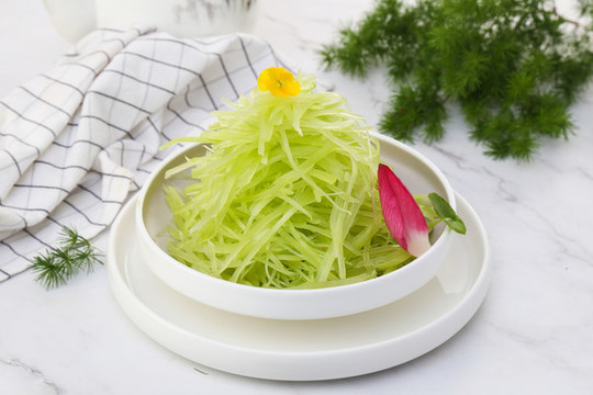 涼拌萵筍絲
