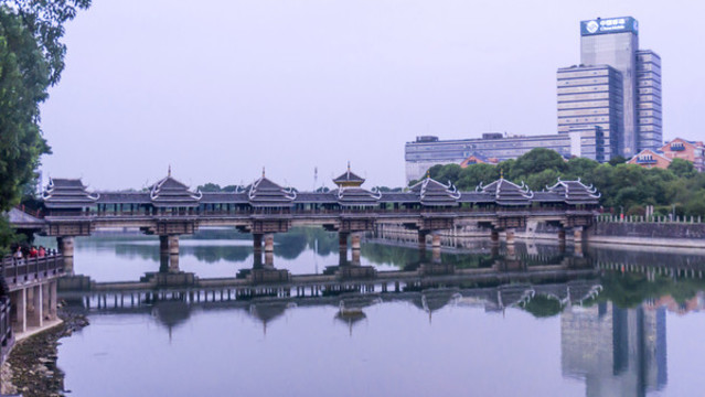 湖畔風(fēng)雨橋風(fēng)采
