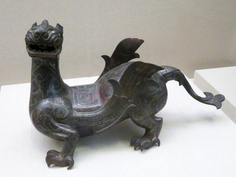戰(zhàn)國(guó)青銅錯(cuò)銀雙翼神獸