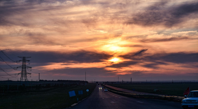 夕陽下的公路
